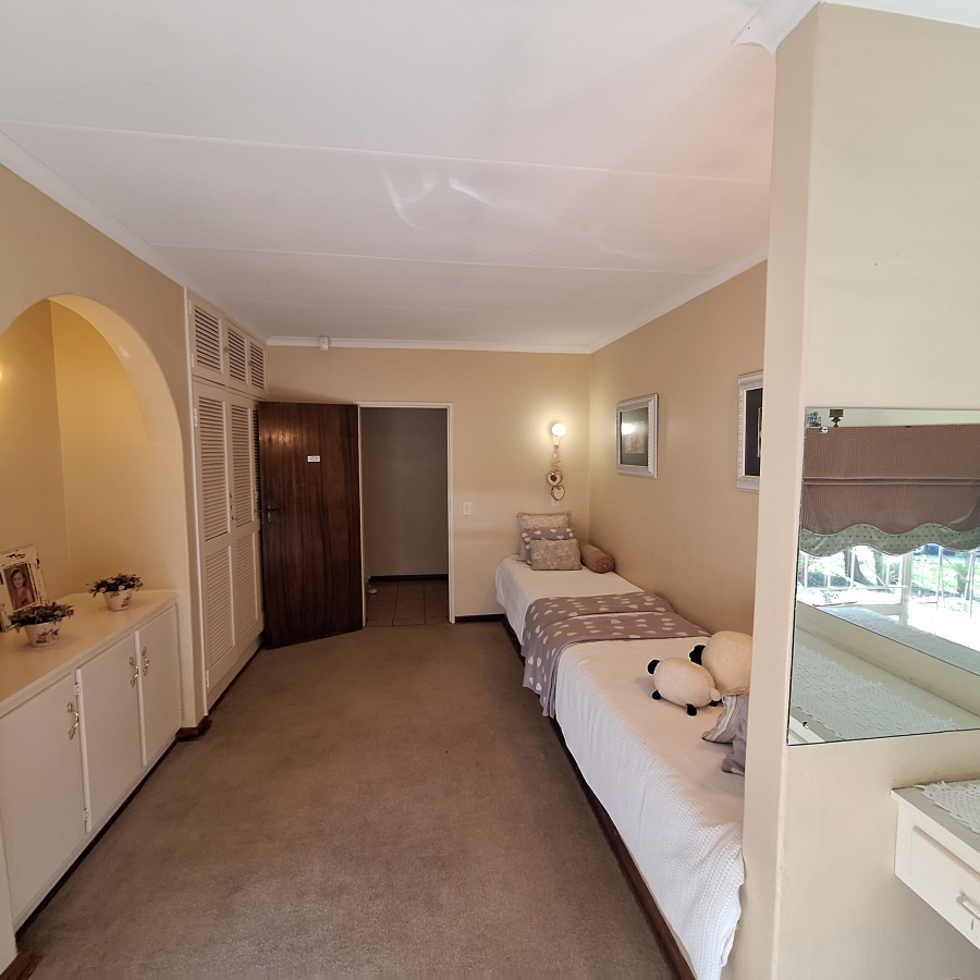 5 Bedroom Property for Sale in Frankfort Free State